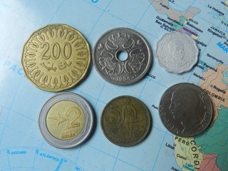 MONEDAS VARIADAS LOTE 48