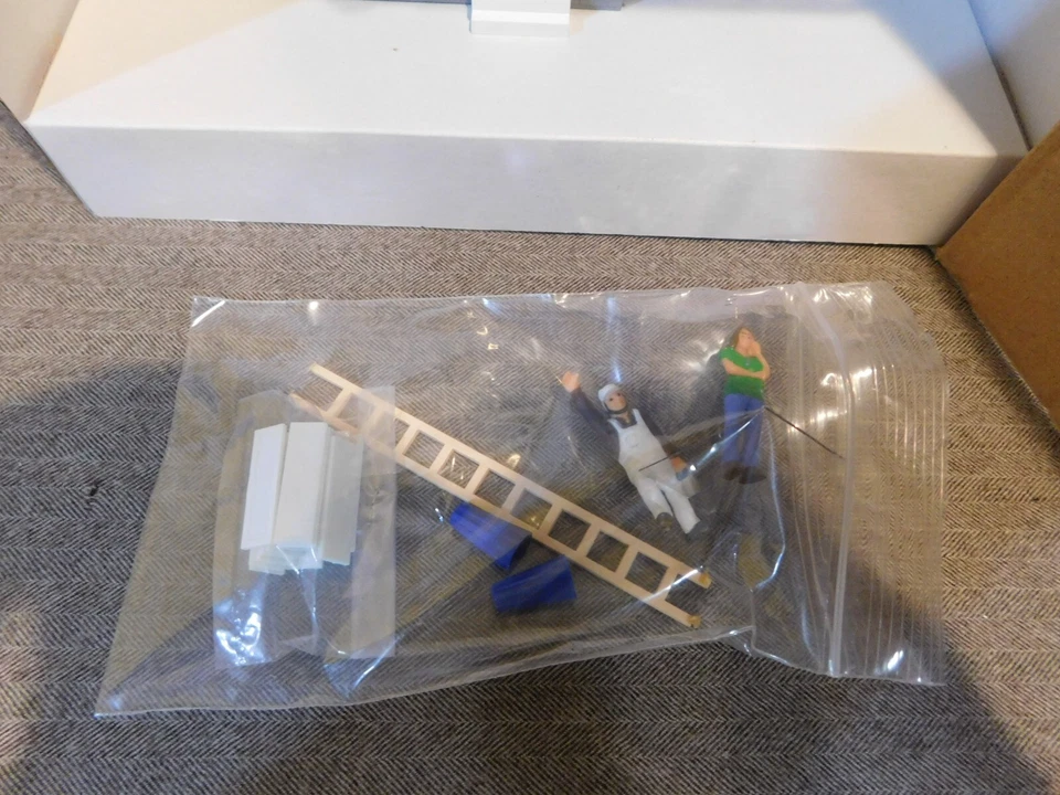 Model Power Mr. Rogers House 0-027 Scale #6352 - Image 3 of 4