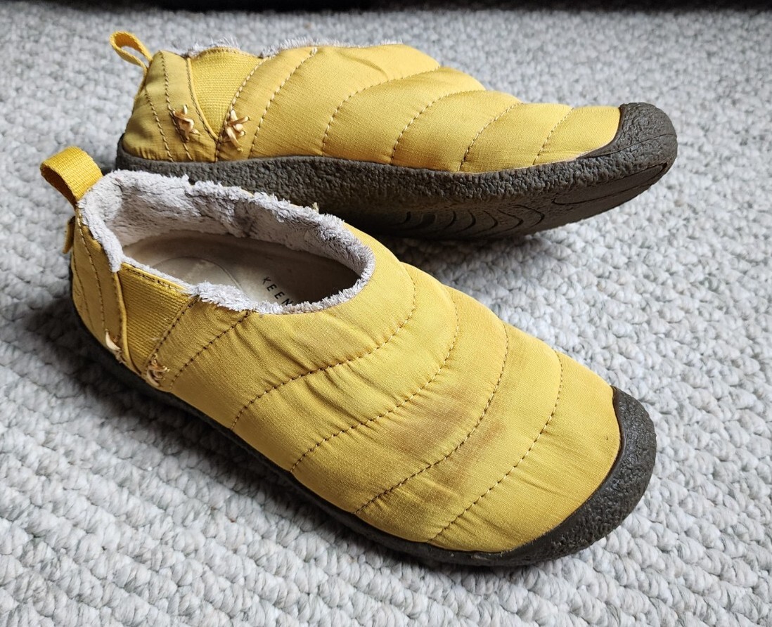 Keen Slip Ons Women's 8.5 Yellow Howser Quilted Lined Hiking Shoes | eBay