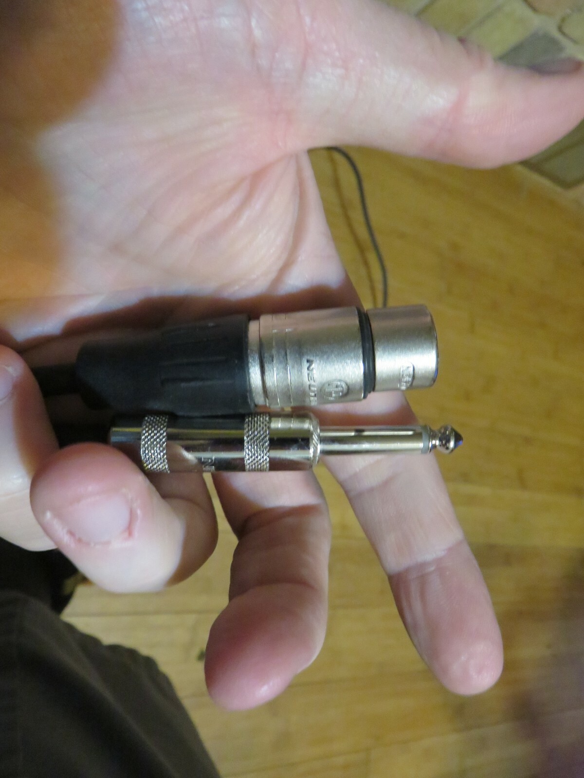 Livewire Advantage Instrument Cable 10 ft. Black 3 prong female / 1 ...