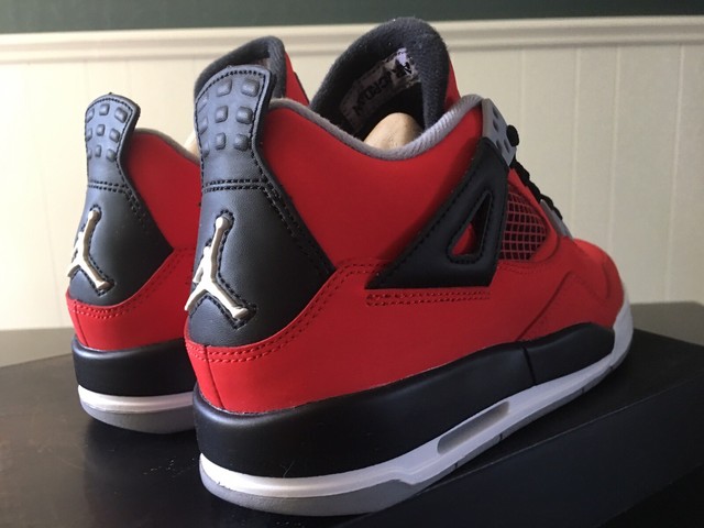 jordan 4 toro bravo box