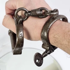 HIATT Best Warranted Wrought 152 Victorian Police Handcuffs w/Key