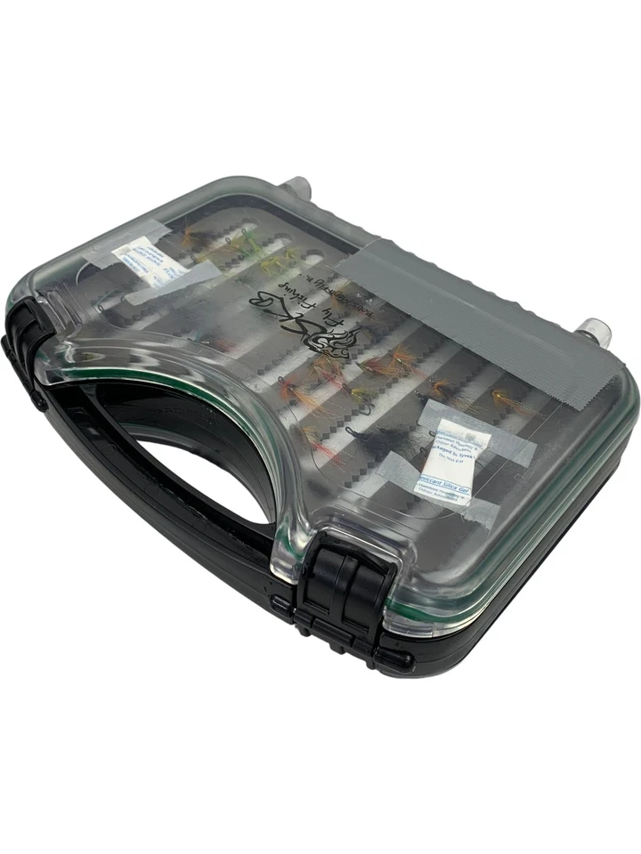 SKB Estuche Impermeable para Pesca con Mosca con 45+ Accesorios Surtidos para Pescadores de Moscas Foto 2 de 4