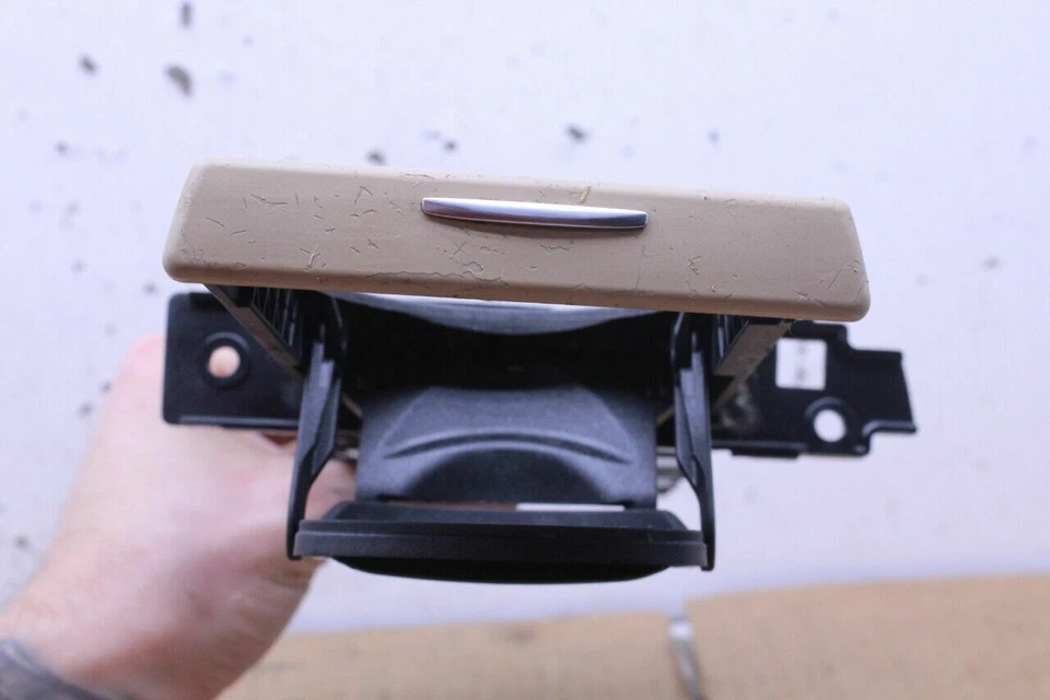 2006-2013 BMW 328i 330i 335i M3 Cup Holder Right OEM Used - Изображение 3 из 4