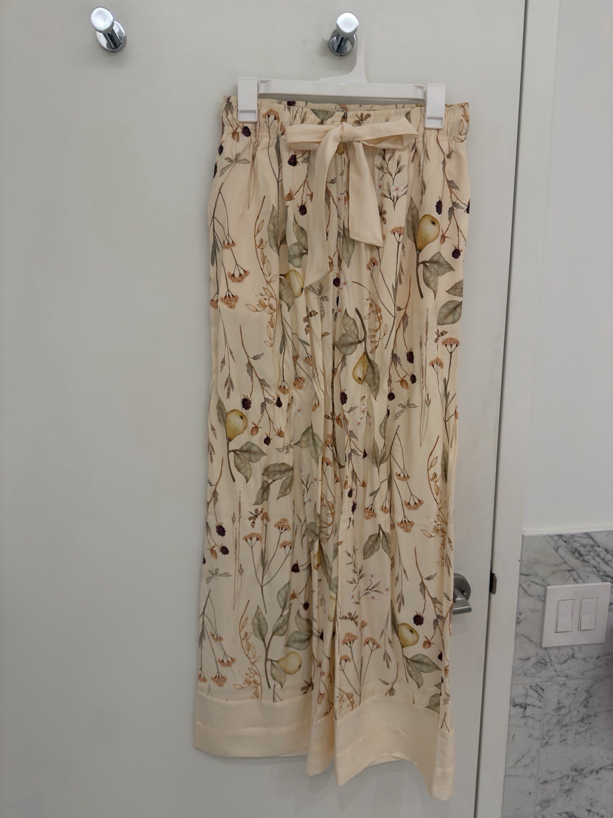 H&M Women's Wide-Leg Pants Floral Size S ❤️‍🔥Ready To Ship❤️‍🔥 thumbnail 3