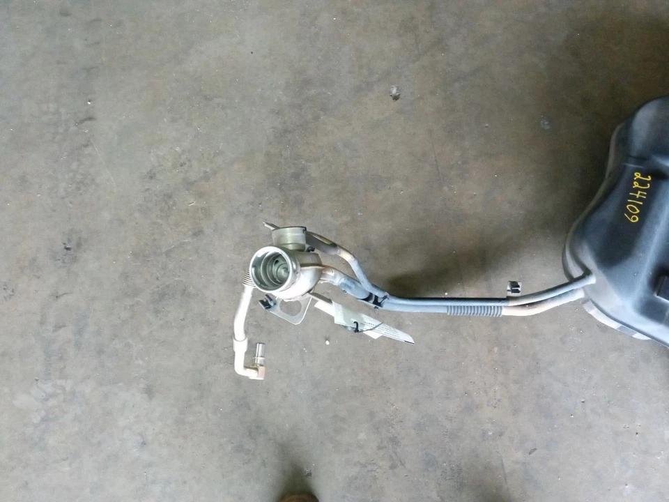 (LOCAL PICKUP ONLY) Fuel Tank Metal Opt 2LE Fits 06-10 BEETLE 1268490 Foto 2 de 4