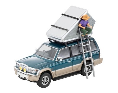 LV-N206c Mitsubishi Pajero Mid Roof Wide VR Green/Beige 91Model year 330820