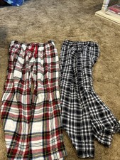 2 Pair Women  s Old Navy Plaid Pajama Pants-L