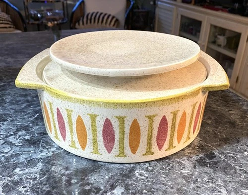 Red Wing Pottery “Pepe” Pattern Lidded Casserole Dish