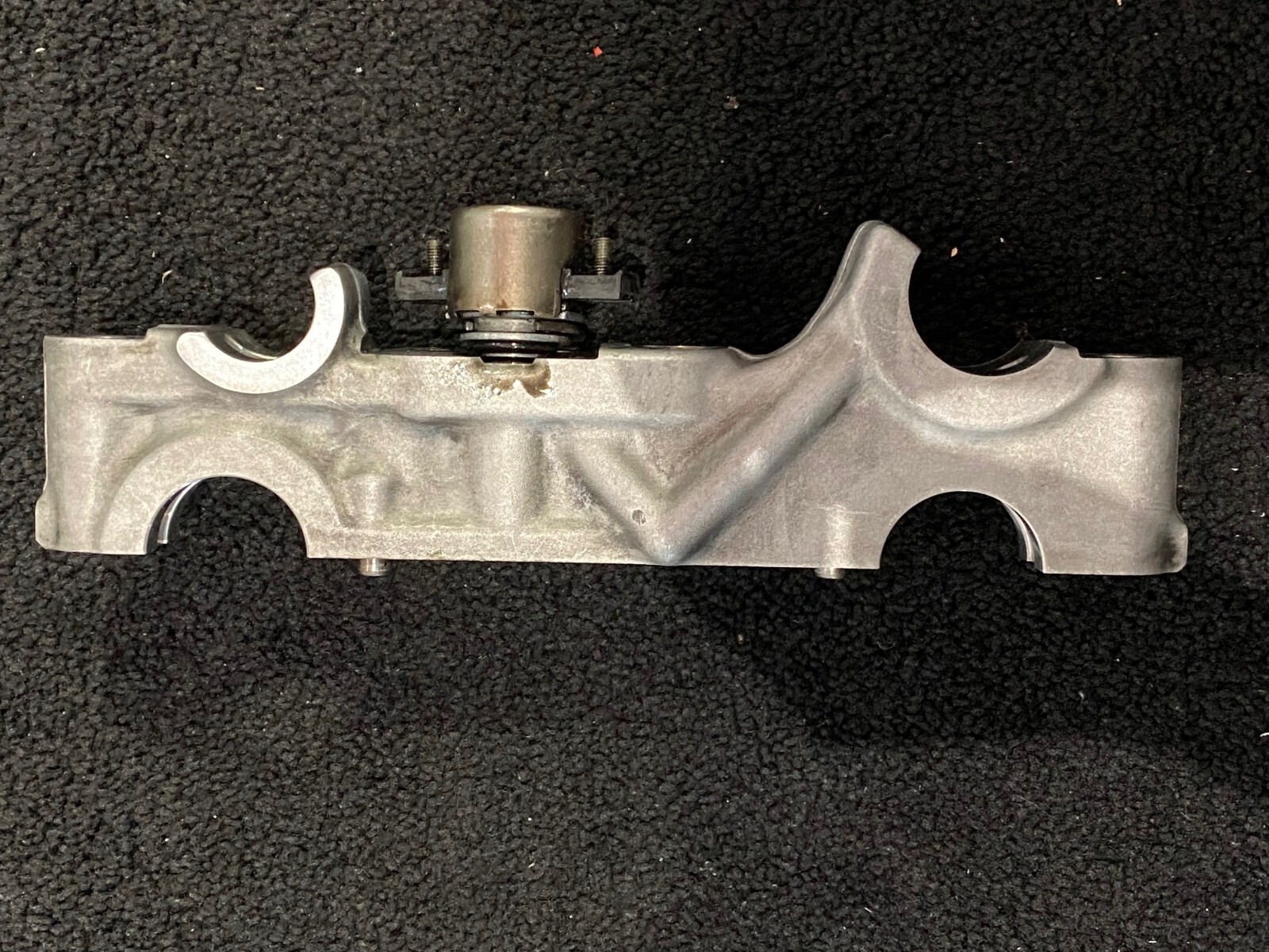 2009 Detroit Dd15 Camshaft Housing Bracket Cap With Bolts DC47205 for