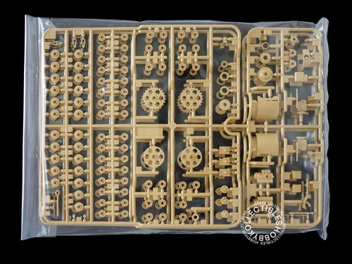 Tamiya 1/35 RC WWI British Tank MK.IV Male w/Actcom 2.4GHz Radio Control System! - Picture 6 of 24