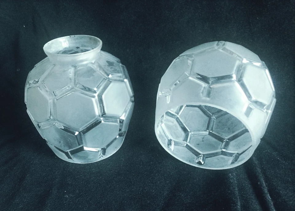 Paire de tulipes en verre dépoli Art déco couleur blanc - Circa 1930 - Photo 3/4