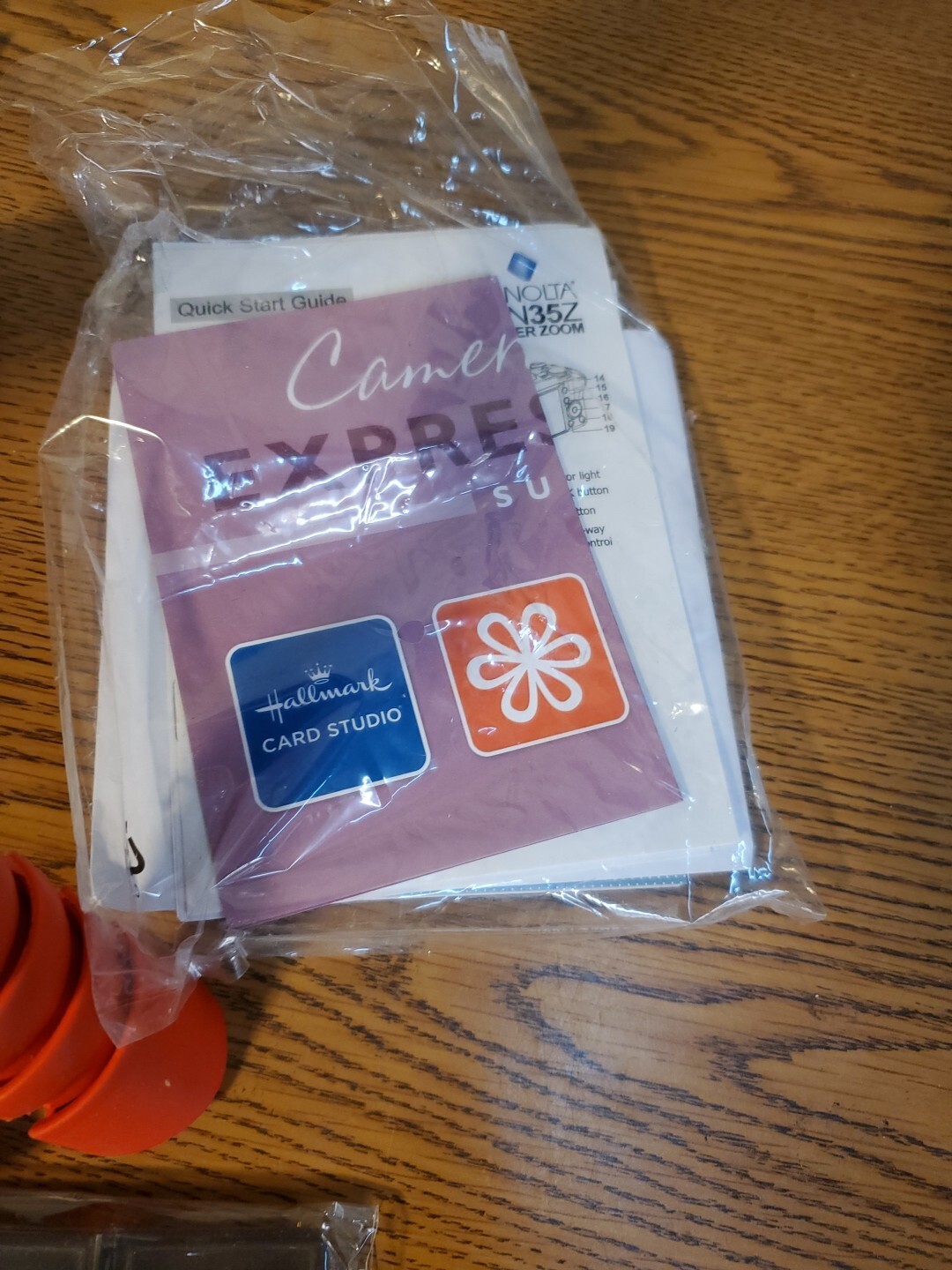 Deco Gear Travel Cleaning Kit Tripod, Brush, Strap, Cleaner, LCD Screen Guard