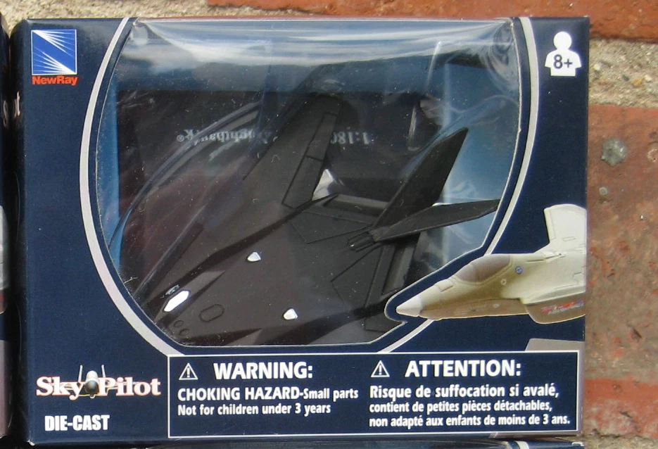 Lockheed F-117 Nighthawk 1/180 Scale Diecast Metal Model by NewRay - Image 2 of 4
