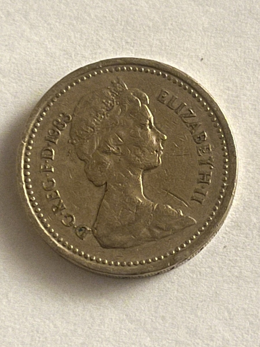 Queen Elizabeth II One Pound coin United Kingdom. 1983 | eBay