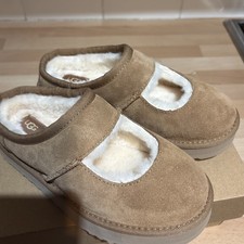Womens UGG Bea Mary Jane Chestnut Suede Sheepskin Lined Platform Slipper sz  2