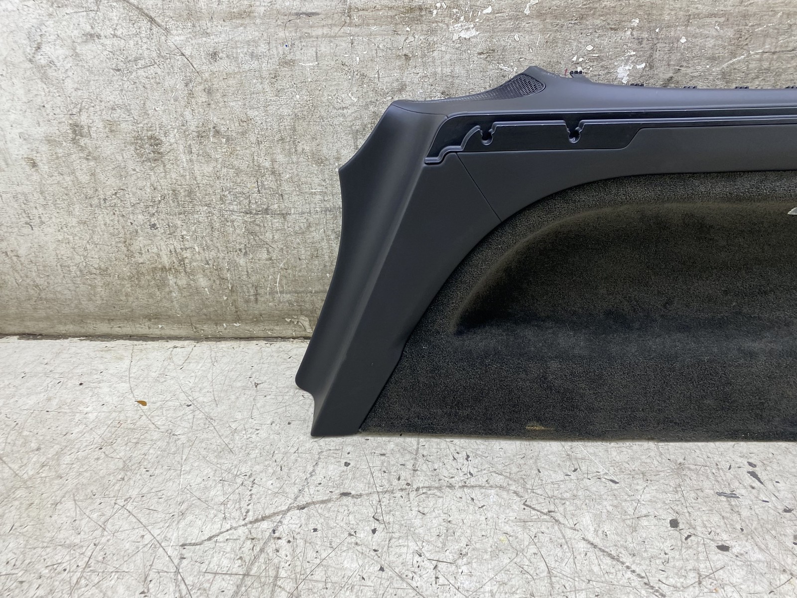 2015-2020 BENTLEY BENTAYGA OEM REAR RIGHT INNER QUARTER PANEL CARPET TRIM COVER
