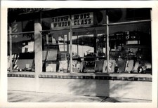 Fotografia vetrina negozio vetro e specchio metà secolo - vetrina mattoni anni '50