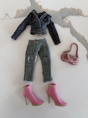 Vintage 2004 Bratz MODEL BEHAVIOR Fashion Pack Fianna (& Others) Outfit