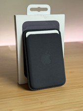 Apple FineWoven Wallet with MagSafe for iPhone 14/15 Series - Black