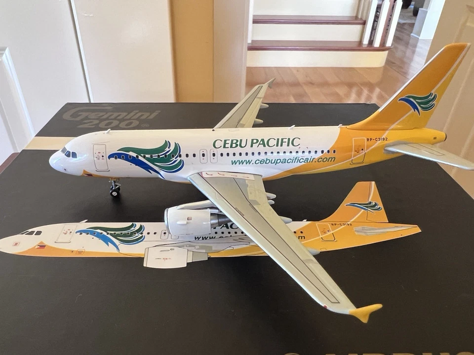 Avião de metal fundido 1:200 Gemini 200 Cebu Pacific Airbus A319 RP-C3192 G2CEB008 - Imagem 3 de 4