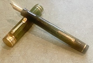 Scarce WAHL EVERSHARP jade fountain pen w/Soldier Clip