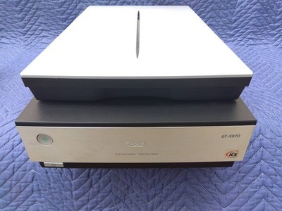 EPSON GT-X970 Perfection High-performance film Scanner Working