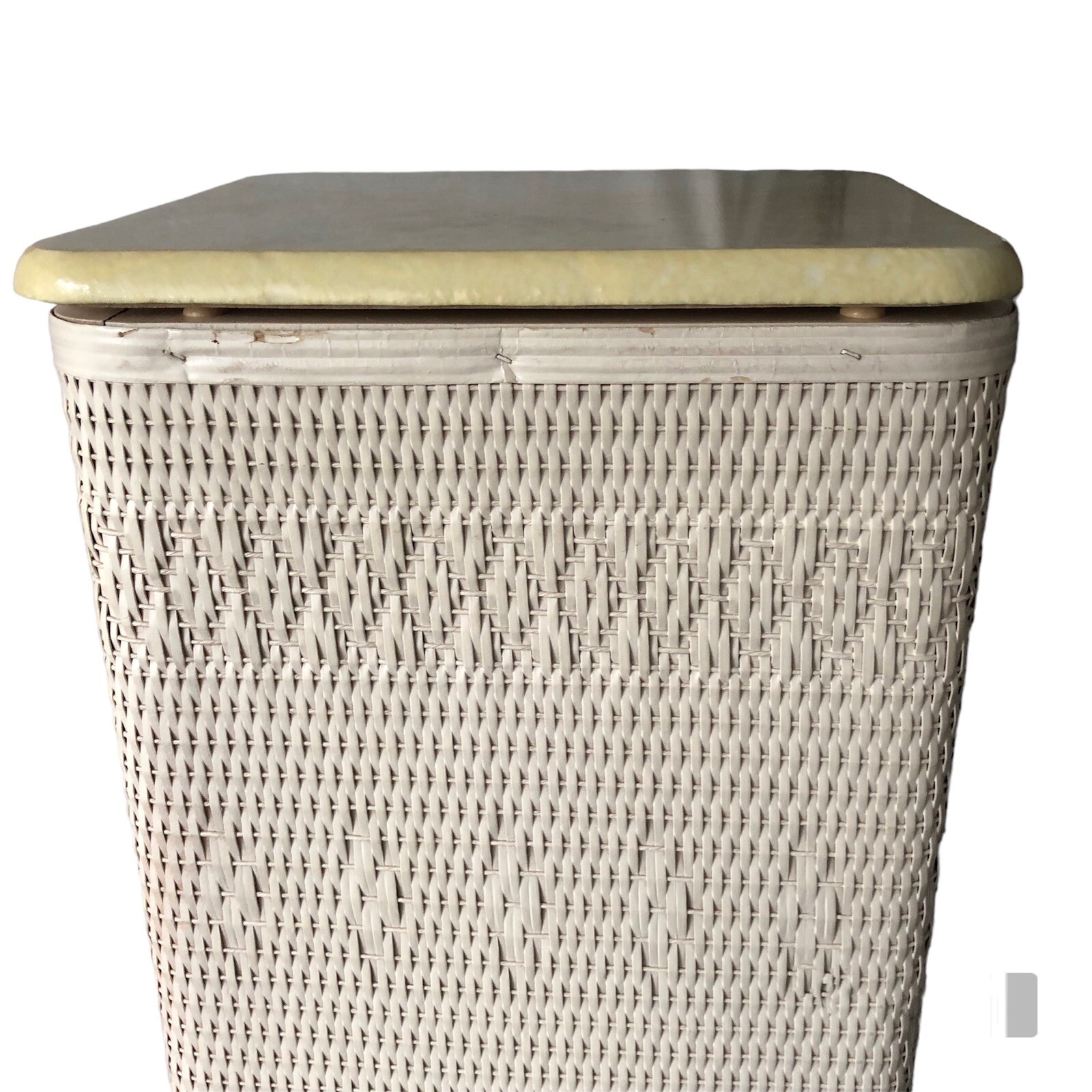 VTG Nursery Wicker Hamper Hawkeye Hinged Lid Clothes Laundry Retro 18