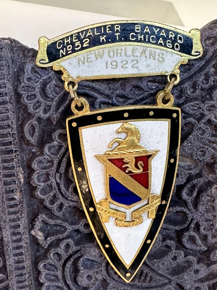 "Pin Fraternal Templario Masónico de Nueva Orleans 3"" Largo Esmalte Chapado en Oro" Foto 2 de 4