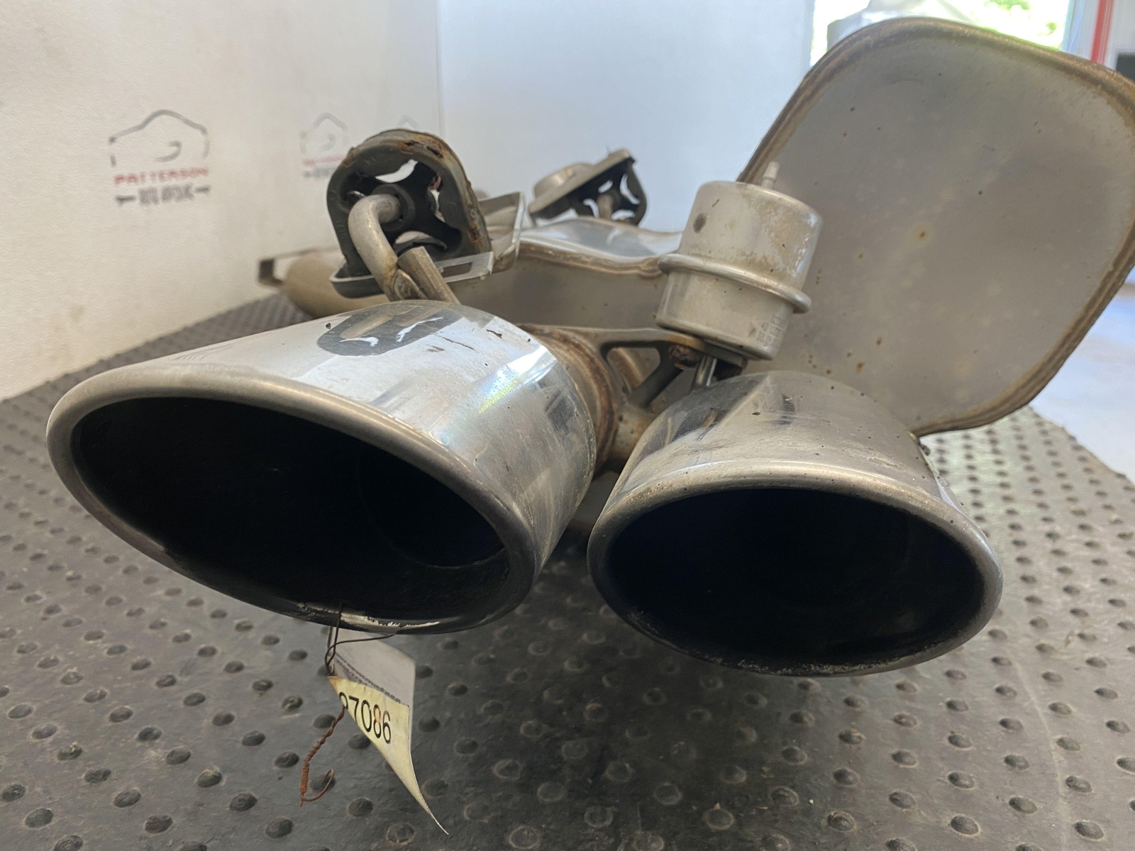 14-19 MASERATI GHIBLI SQ4 REAR RIGHT PASSENGER SIDE EXHAUST MUFFLER TIP 3.0 AWD