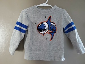 gap shark sweater