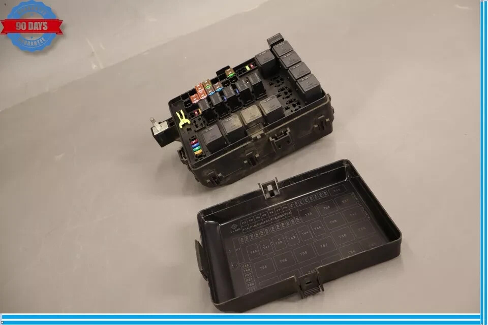 14-21 Maserati Ghibli Front Fuse Relay Junction Box 670037824 OEM