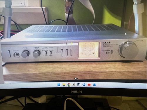 AKAI AM-U11
