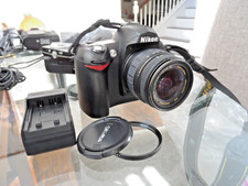 NIKON D70 WORKING DIGITAL CAMERA BUNDLE QUANTARAY 18-50 LENS 6.1 MEGAPIXEL