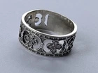 Vintage men's ring sterling silver 925 Size 8.5 Weight 4.38 g. Gothic style.