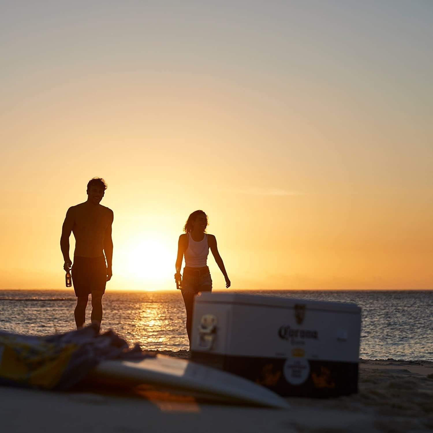 Corona 20L Beach-Ready Cooler - Insulated Metal Ice Chest for Seaside Picnics