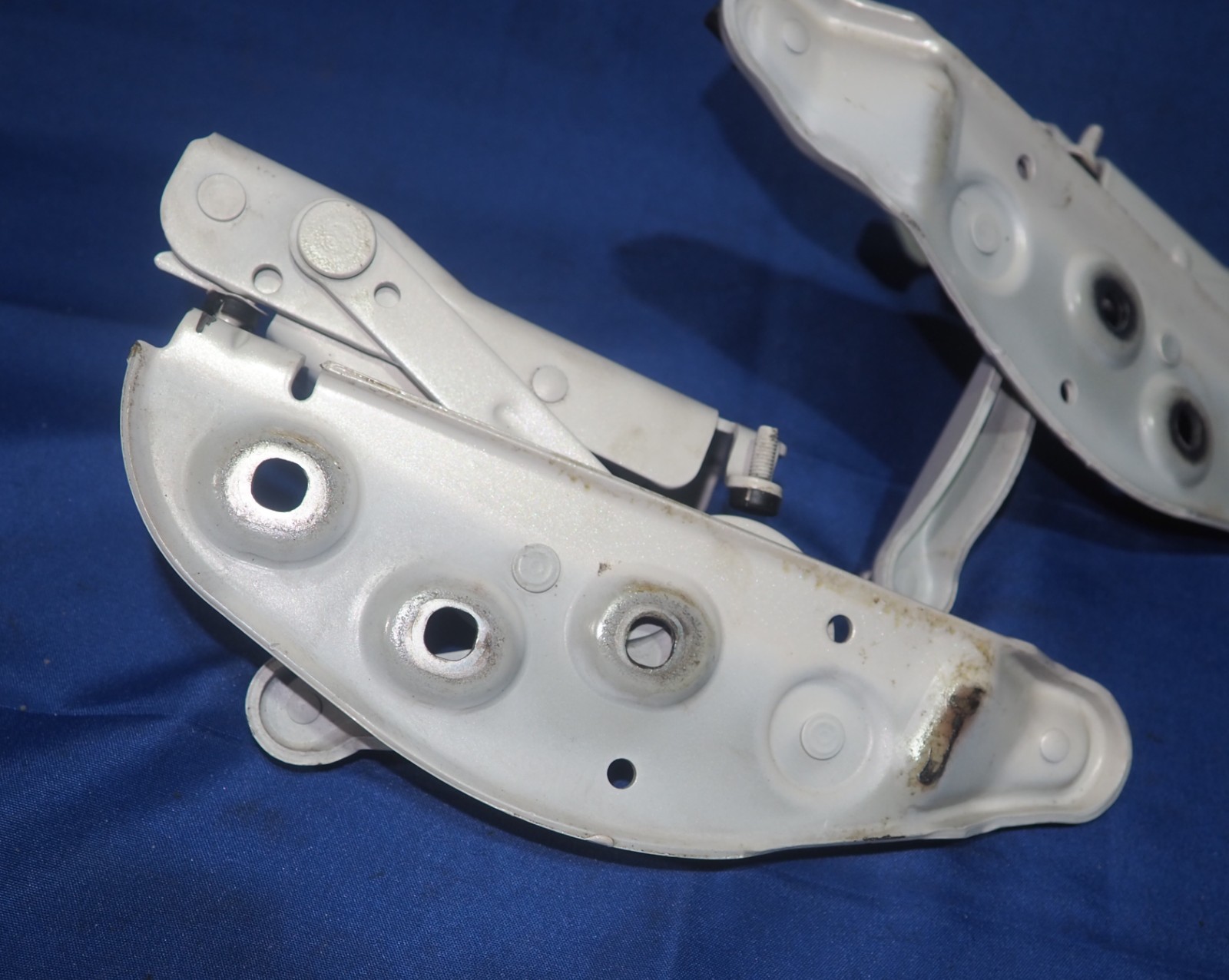2003-2012 Bentley Continental GT GTC Pair of Left & Right Hood Hinges White OEM