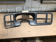 03-06 Silverado Sierra Tahoe Yukon Dash Trim Bezel Cluster Speedometer 69 03-06 Silverado Sierra Tahoe Yukon Dash Trim Bezel Cluster Speedometer 69