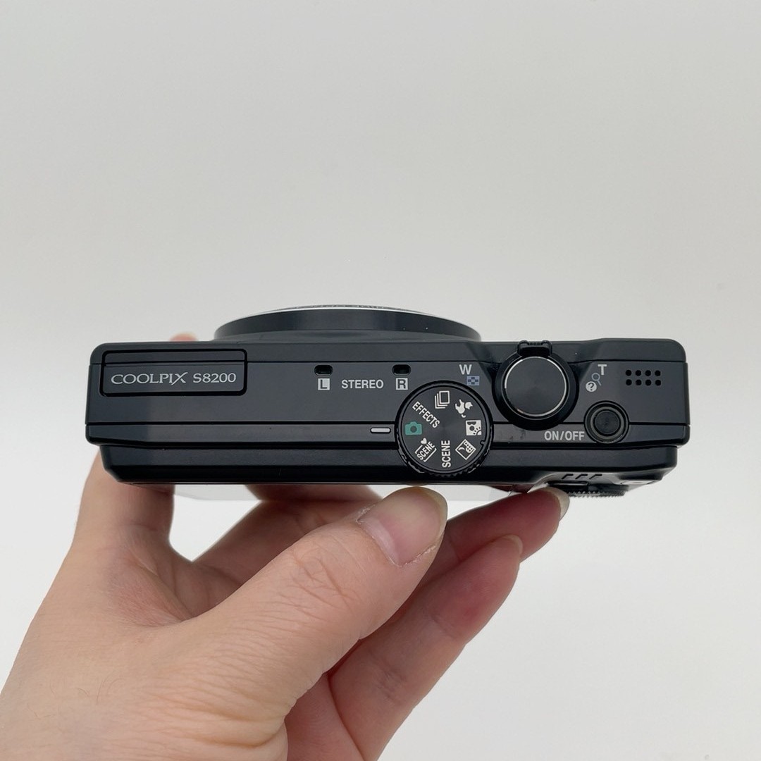 Nikon COOLPIX S8200 Compact Digital Camera 16.1MP 14x Optical Zoom