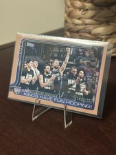 Kings Have Fun Hooping! Gold /2025 2025-26 Topps Basketball #295 Light The Beam!