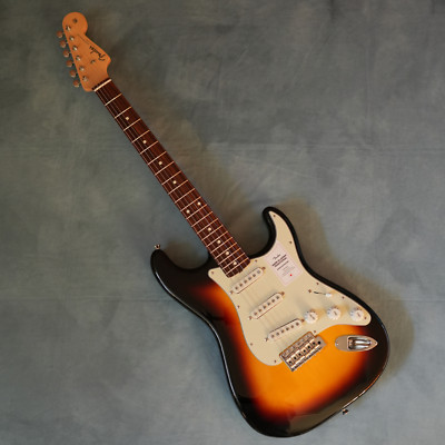 Fender Made in Japan Traditional 60s Stratocaster Rosewood 3-Color Sunburst
