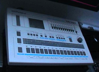 たむ Roland TR-727 Natural Sounding Latin Drum Machine..Uber-Rare