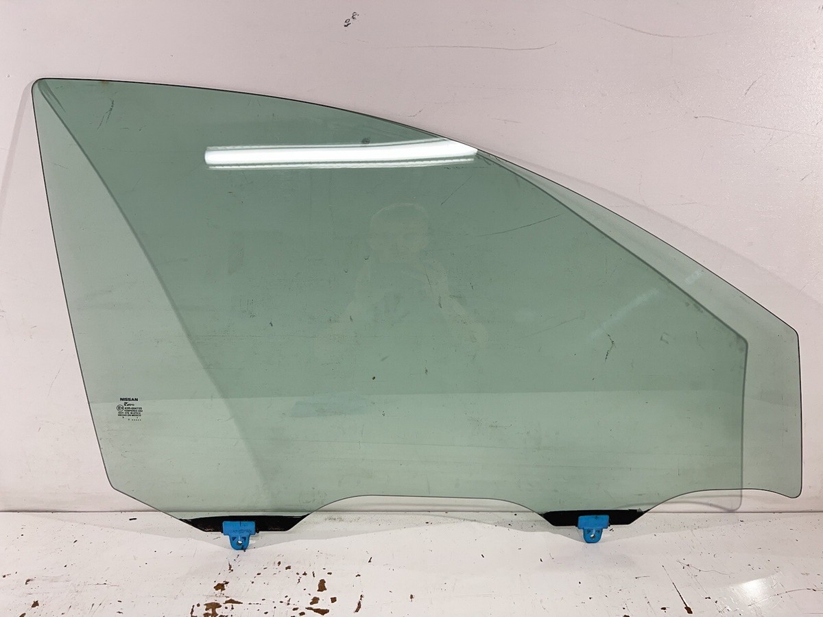 2012-2019 Nissan Versa Front Right Passenger Window Glass