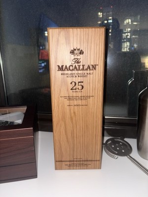 Macallan 25 Year Old Highland Scotch Whisky Single Malt Empty Bottle W/ Box 