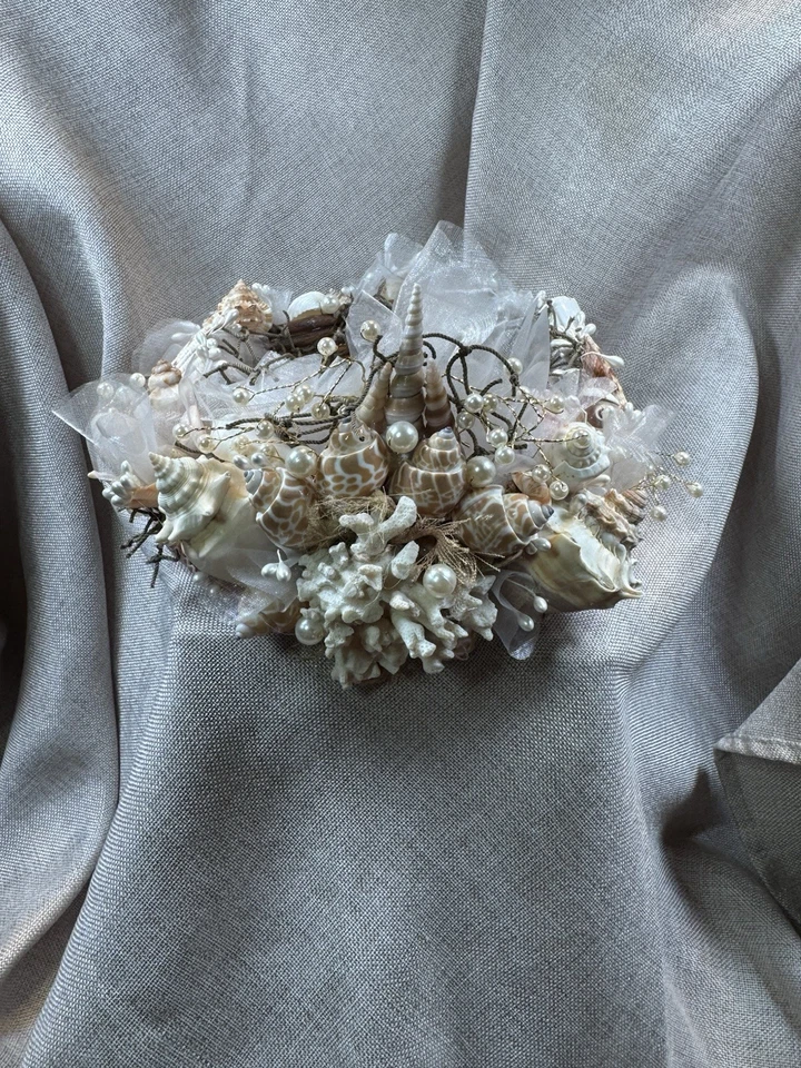 Tiara corona sirena hecha a mano única única en su tipo conchas marinas reales, perlas, coral Foto 2 de 4