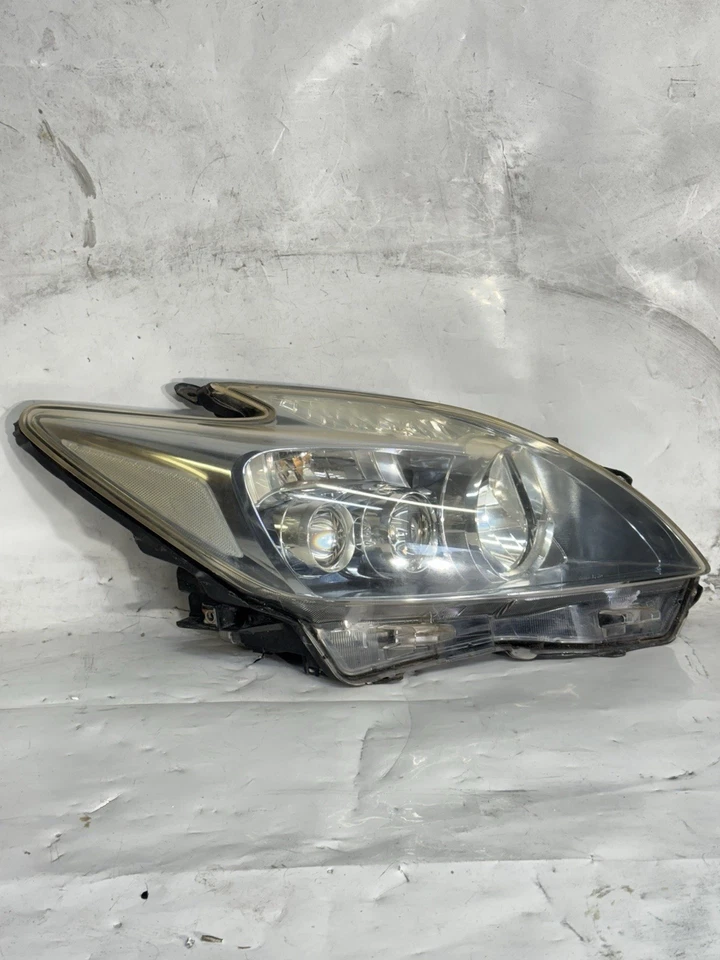 Genuine Toyota Prius Hybrid 2009 ~ 2015 3 Bulb Xenon Headlight - Driver Side - Image 3 of 4