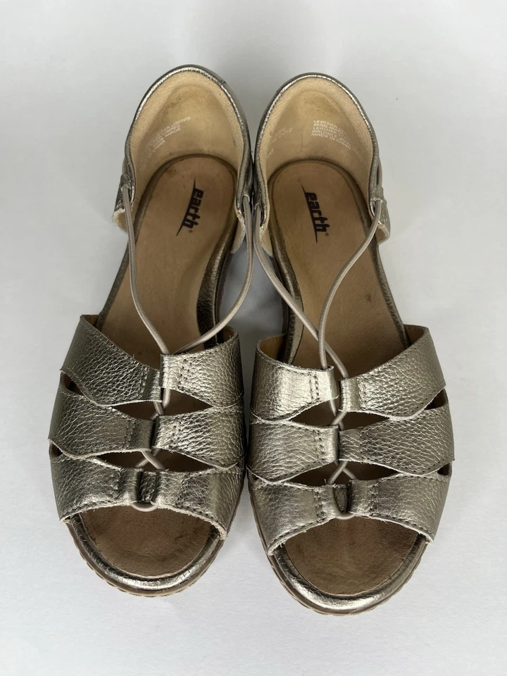 Earth Shoes Sandals Women Size 7D Gold Leather Flats Comfort Walking - image 4 of 4
