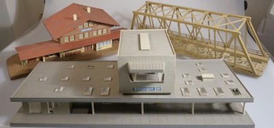 (0821) Kibri u.a. Spur H0 Bahnhof Blausee + Böblingen + Brücke 36 cm lang