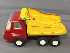 Mini camión de volteo Tonka vintage años 60 plataforma amarilla cabina roja camión de juguete de acero prensado