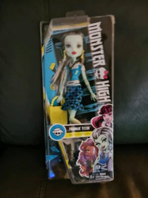 monster high dolls entertainer